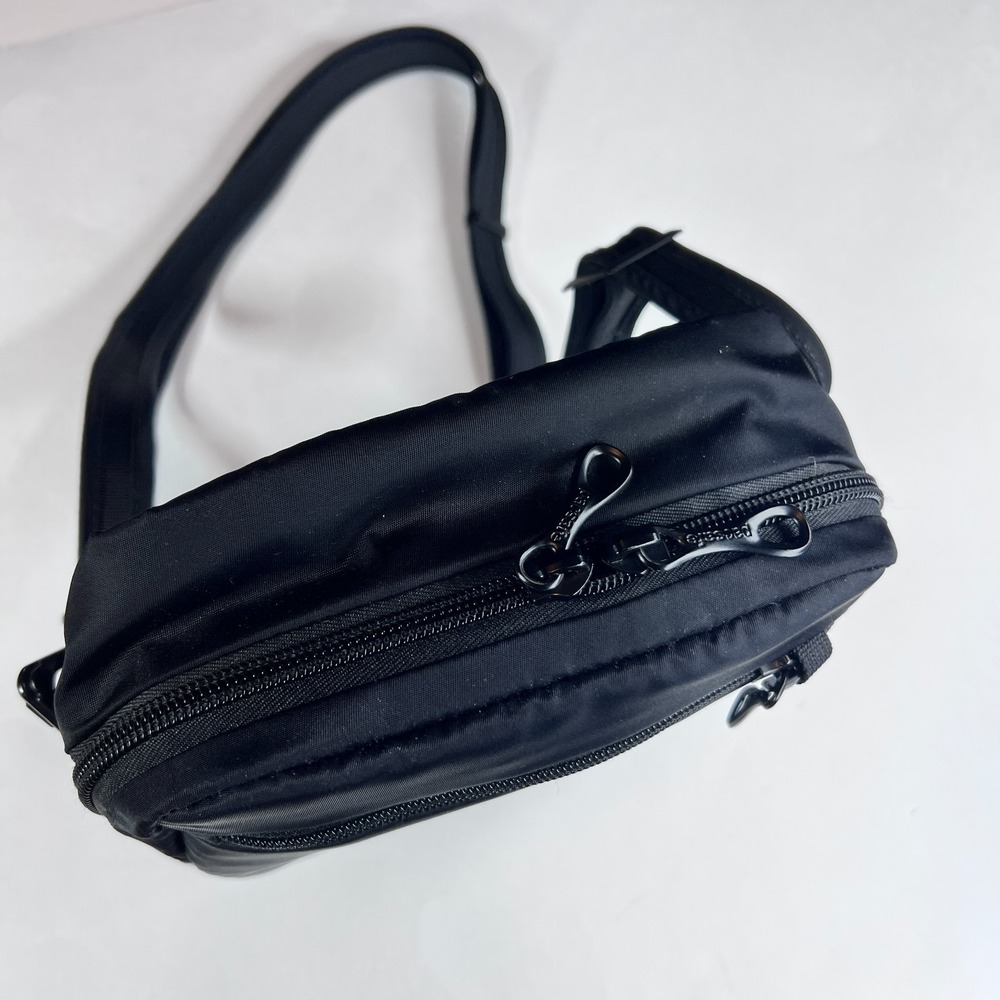 Pacsafe Citysafe CS7 Anti-Theft Crossbody Travel Shoulder Bag Black - Picture 4 of 13